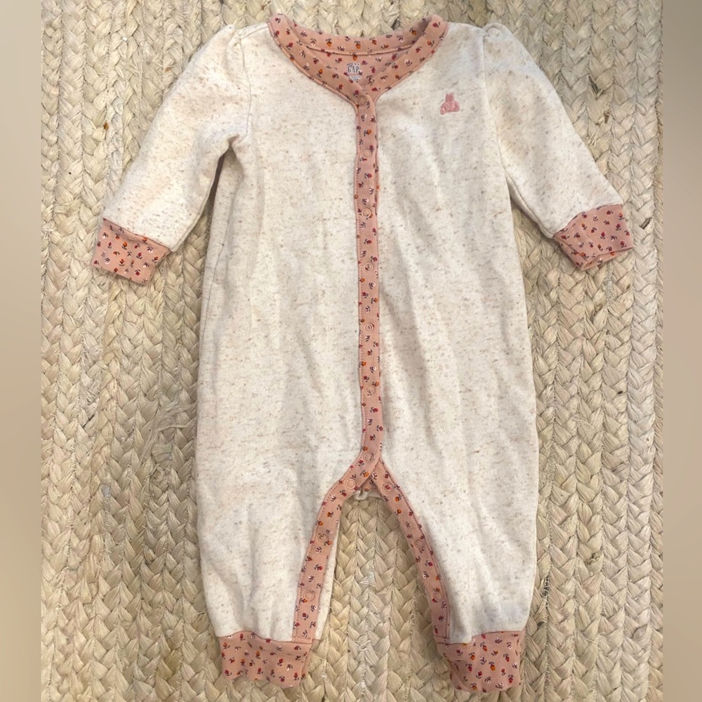 Baby gap sleeper